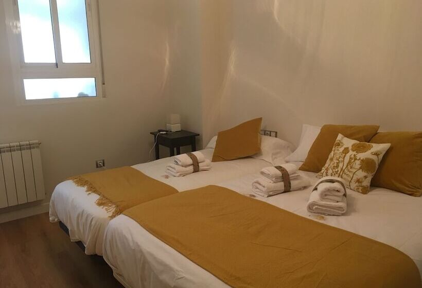 غرفة قياسية ثلاثية, Insidehome Valladolid Centro  Hab Con Baño Privado En El Centro Y Opcion De Parking