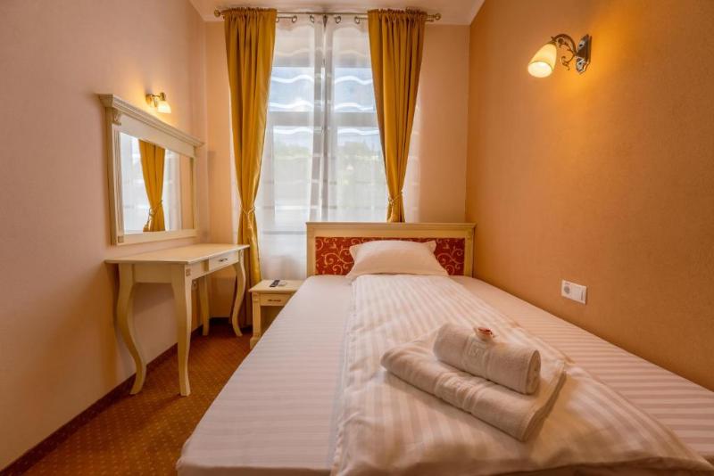 חדר סטנדרט לשלושה, B&b Hotel Montélimar Sud