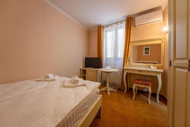 חדר סטנדרט לשלושה, B&b Hotel Montélimar Sud