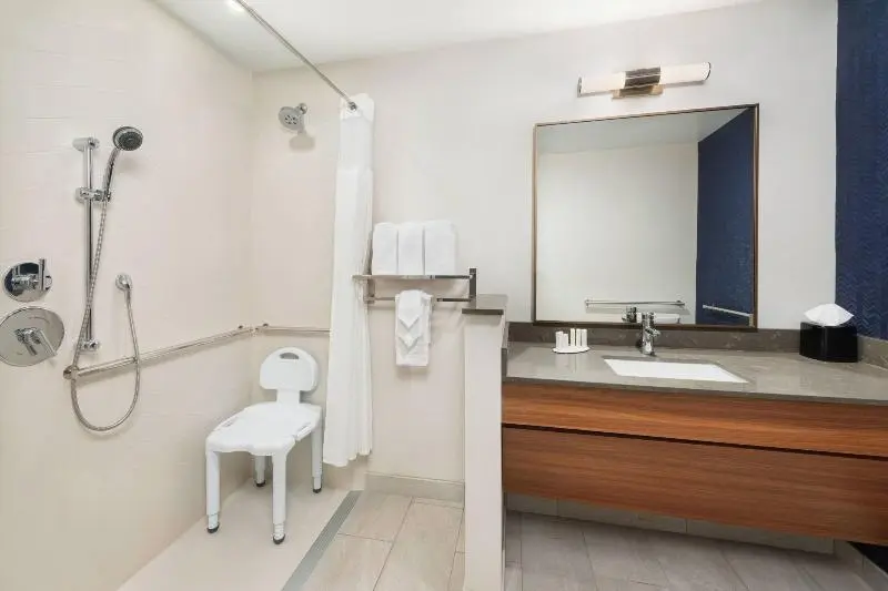 キングサイズベッドのスタンダードルーム, Fairfield Inn & Suites Santee