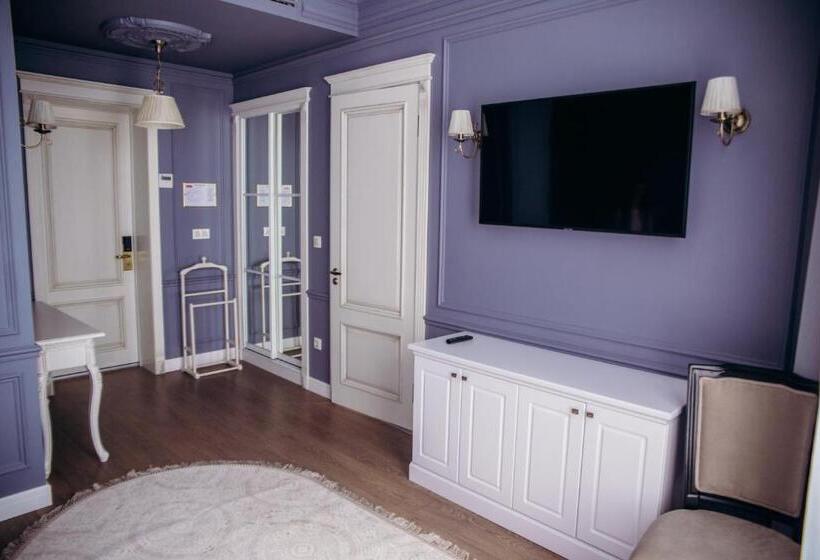 Junior Suite, Royal Bv