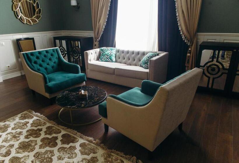 Deluxe Room with Balcony, Royal Bv