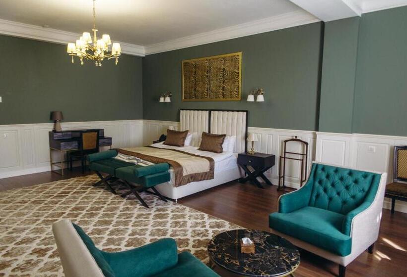 Deluxe Room with Balcony, Royal Bv