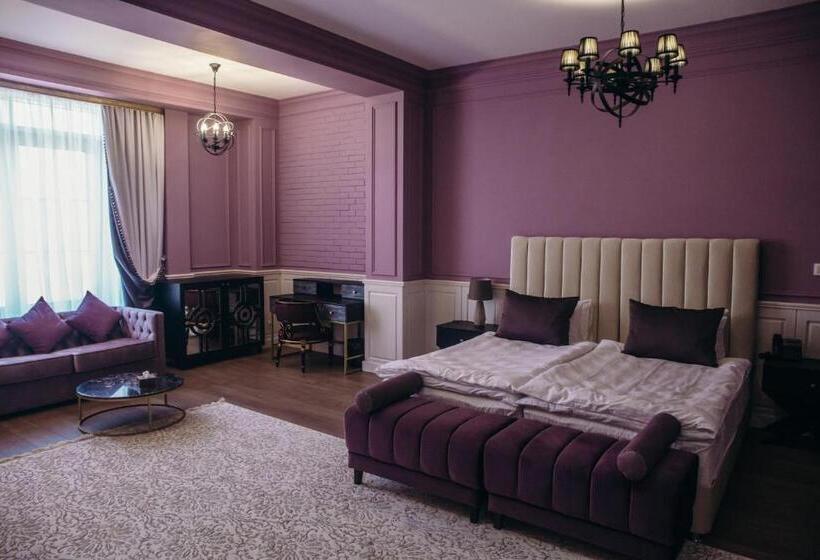 Deluxe Room with Balcony, Royal Bv