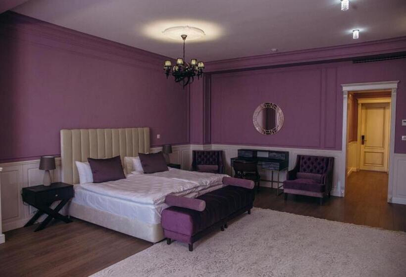 Deluxe Room with Balcony, Royal Bv