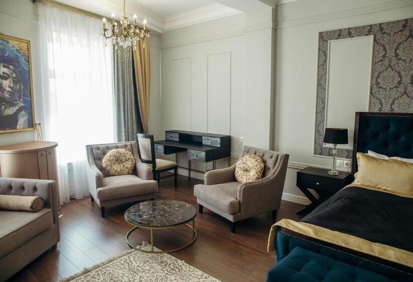 Deluxe Room with Balcony, Royal Bv