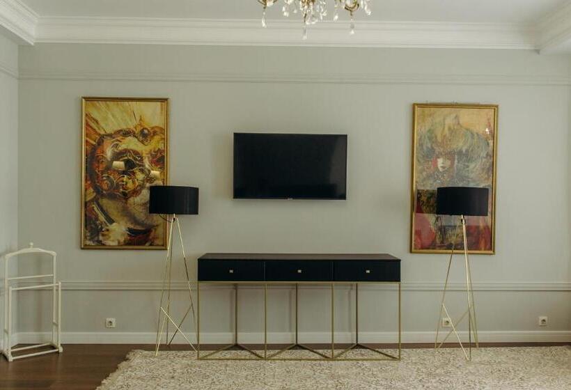 Standard Room, Royal Bv