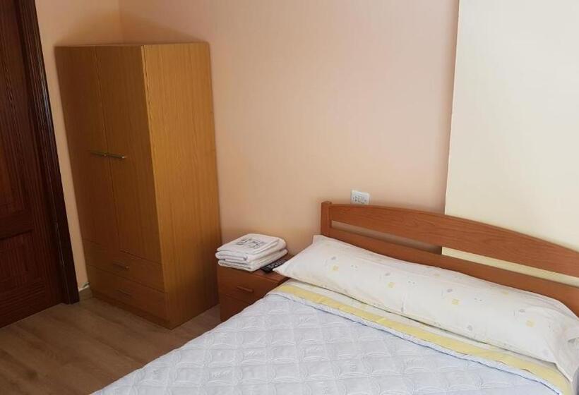 Standard room with outdoor bath, Hostal Bodegón A Cosecha