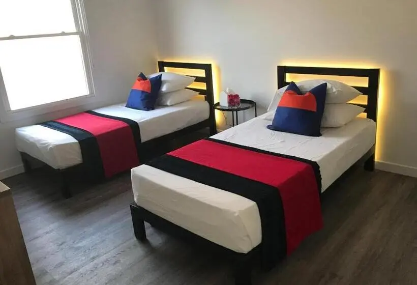 اتاق ساده سه‌ نفره, Modern Guesthouse Ironbound Newark With Kitchen Fasttraintonyc Onestoptoairport