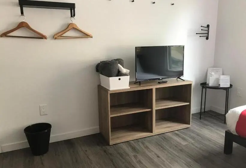 اتاق ساده سه‌ نفره, Modern Guesthouse Ironbound Newark With Kitchen Fasttraintonyc Onestoptoairport