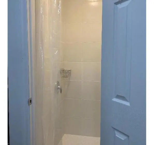 اتاق استاندارد با سرویس بهداشتی مشترک, Modern Guesthouse Ironbound Newark With Kitchen Fasttraintonyc Onestoptoairport
