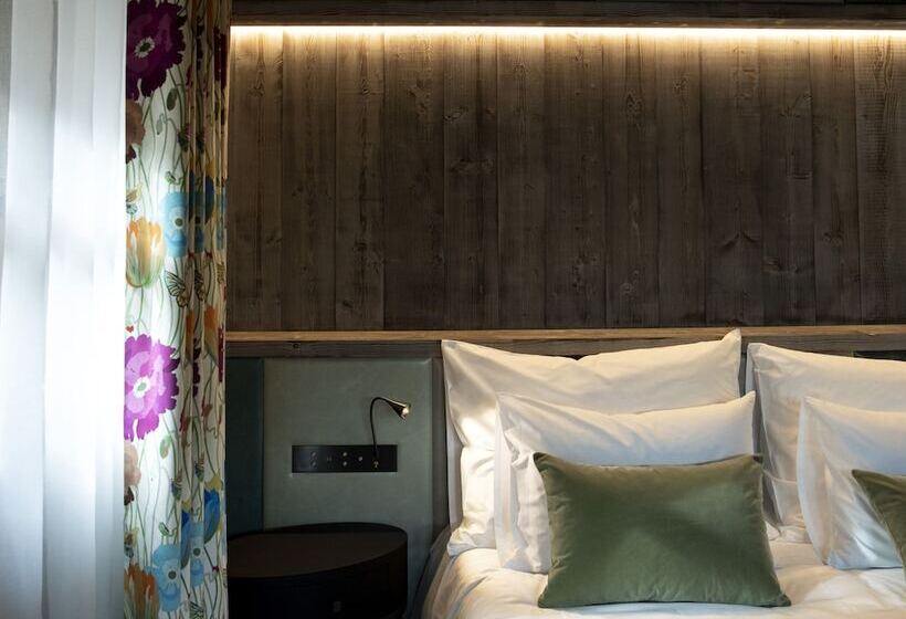 سوییت جونیور, Armancette   The Leading Hotels Of The World