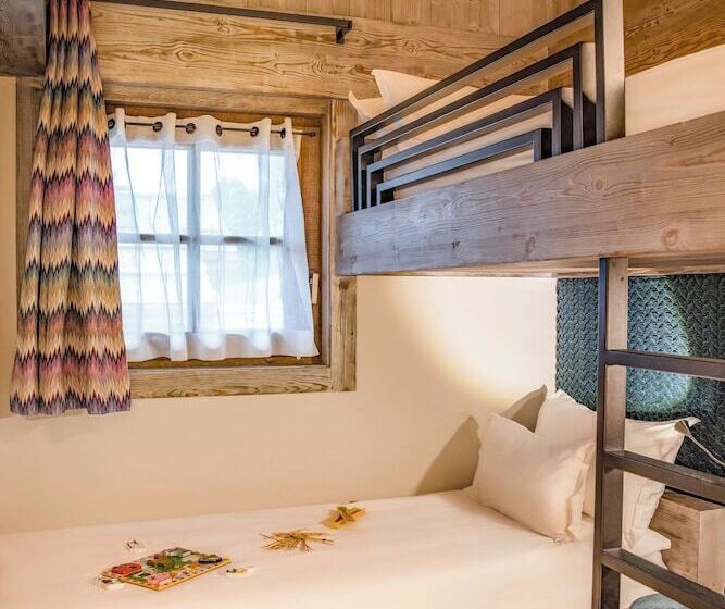اتاق خانوادگی, Armancette   The Leading Hotels Of The World