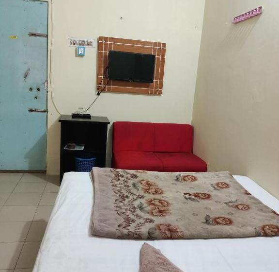 Семейный Номер, As Shams International