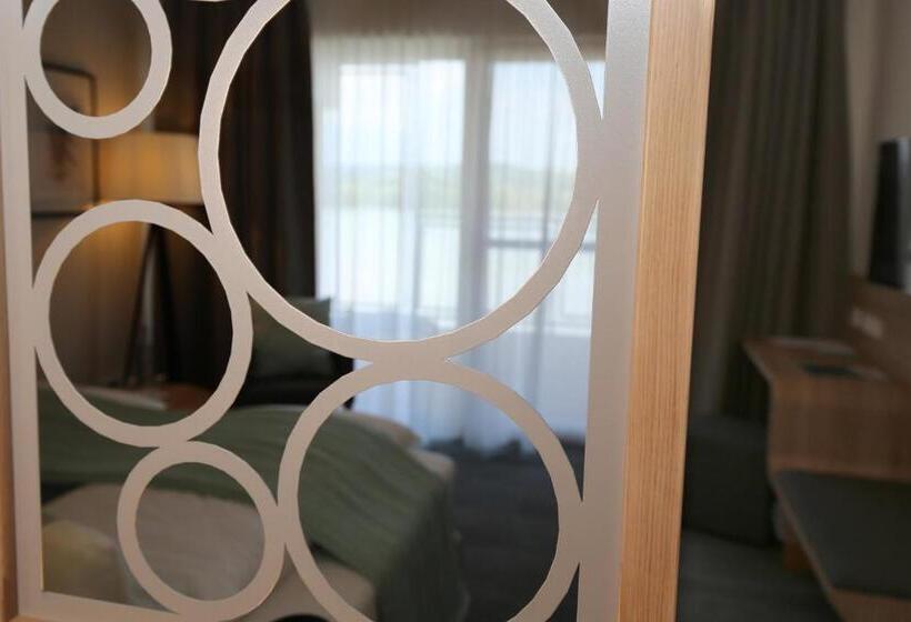 Номер Стандарт с Балконом, Donau Lodge