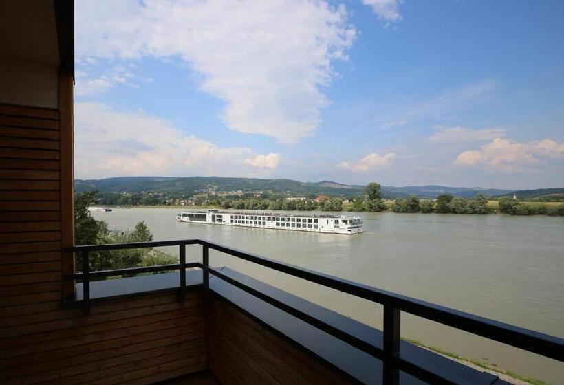 Номер Стандарт с Балконом, Donau Lodge