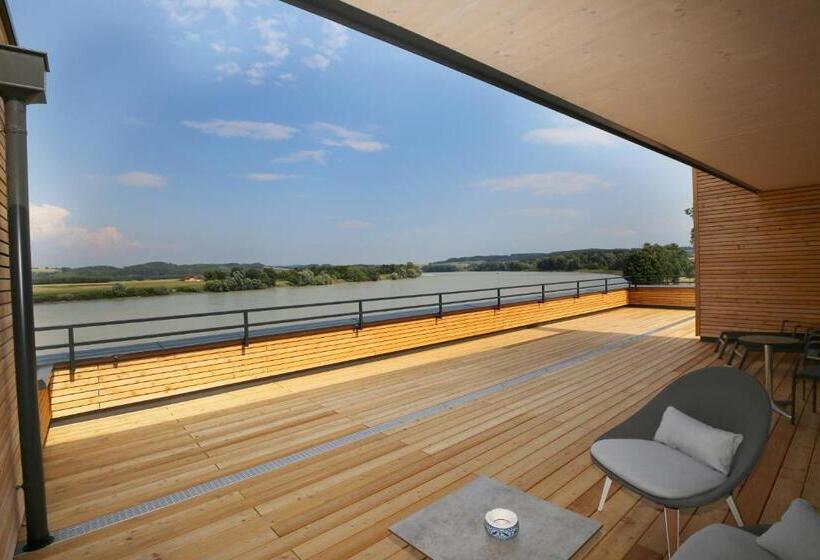 סוויטה עם טרסה, Donau Lodge