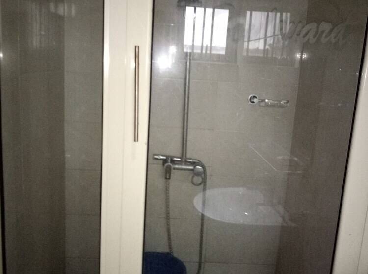 اتاق اکونومی, Pulville Boulevard