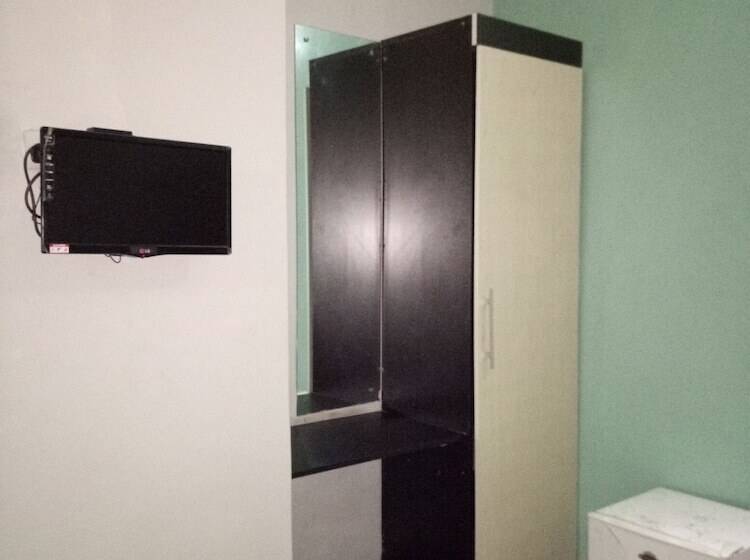 اتاق لوکس, Pulville Boulevard