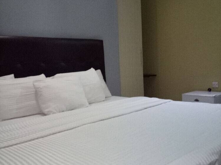 اتاق لوکس, Pulville Boulevard