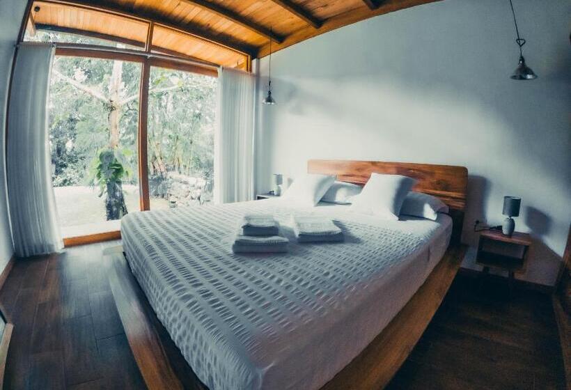 带花园景观和一个卧室的别墅, Tagua Lodge