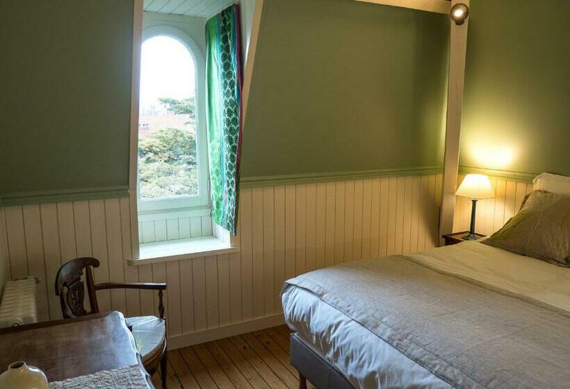 带2个卧室的套房, Chambres D'hôtes Le Clos Bleu