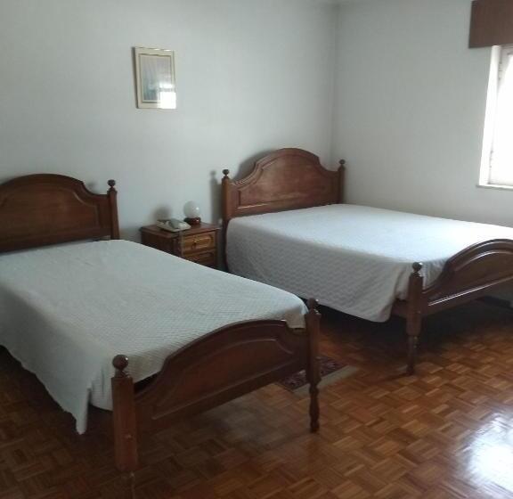 اتاق استاندارد سه نفره, Residencial Real Antiga Rosas