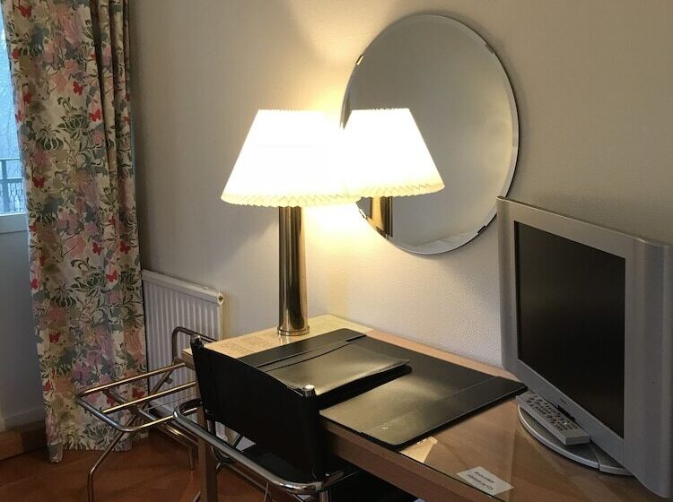 Standart Tek Kişilik Oda, Ewa & Maude Hotel Aston Villa