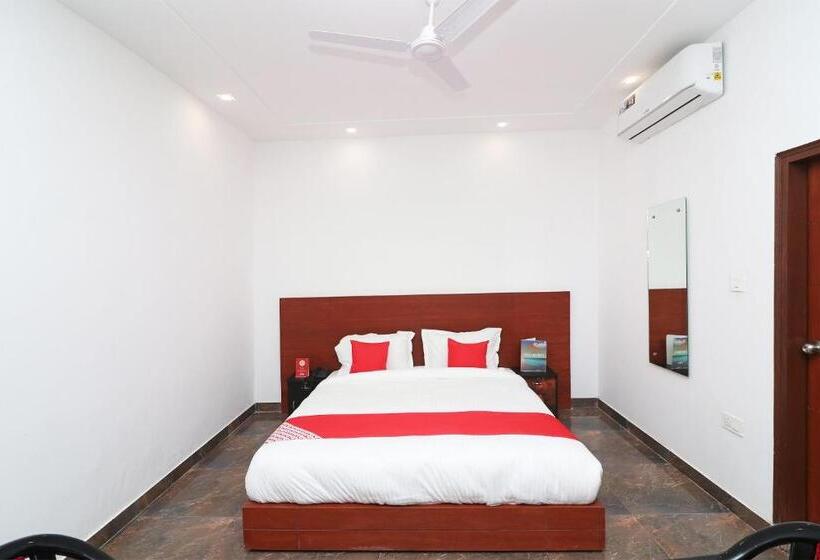 Camera Tripla Classica, Oyo 28328 Rex Cabana