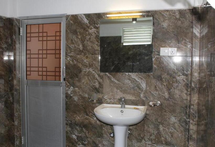 اتاق لوکس یک تخته, Sigiriya Summer Resort