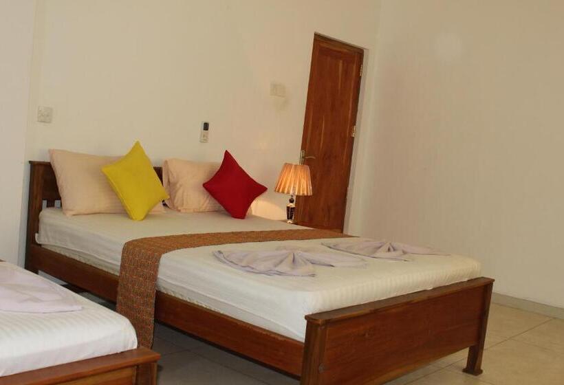 اتاق لوکس خانوادگی, Sigiriya Summer Resort