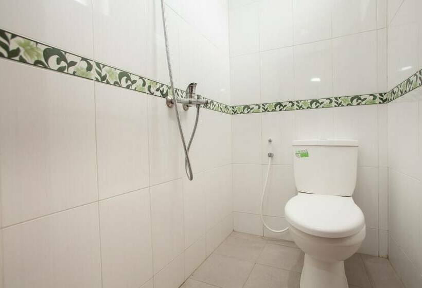 Quarto Estandar, Reddoorz @ Panglima Sudirman Probolinggo