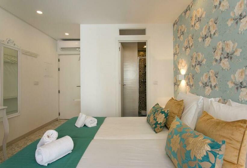 سوئیت با بالکن, Suites Amália Guesthouse Near Rossio Square