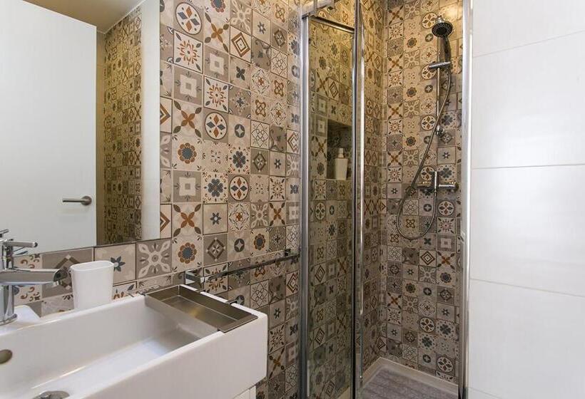 سوئیت با بالکن, Suites Amália Guesthouse Near Rossio Square