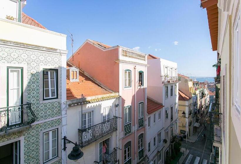 سوییت جونیور با بالکن, Suites Amália Guesthouse Near Rossio Square