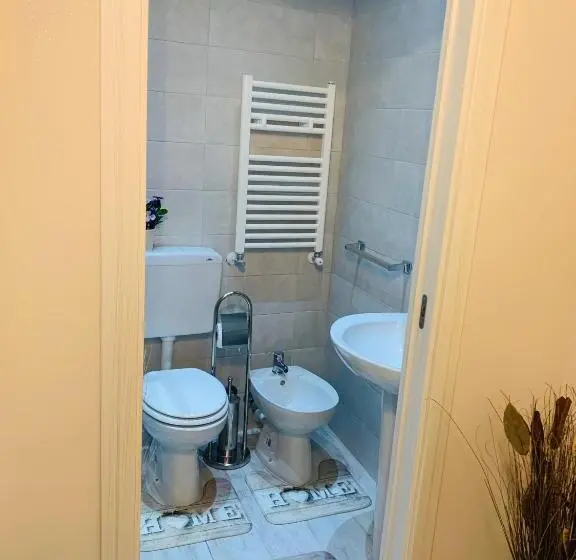اتاق لوکس خانوادگی, Sweet House