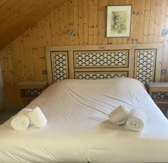 スタンダード4人部屋, Le Domaine De La Caille L Hôtel