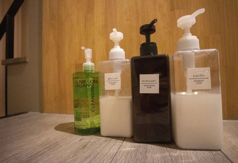 四人标准间, Sharin