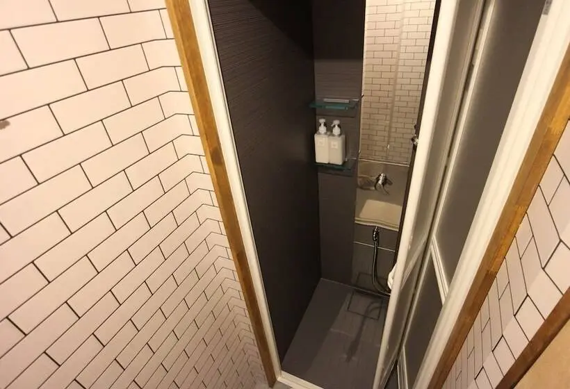 スタンダード４人部屋, Sharin
