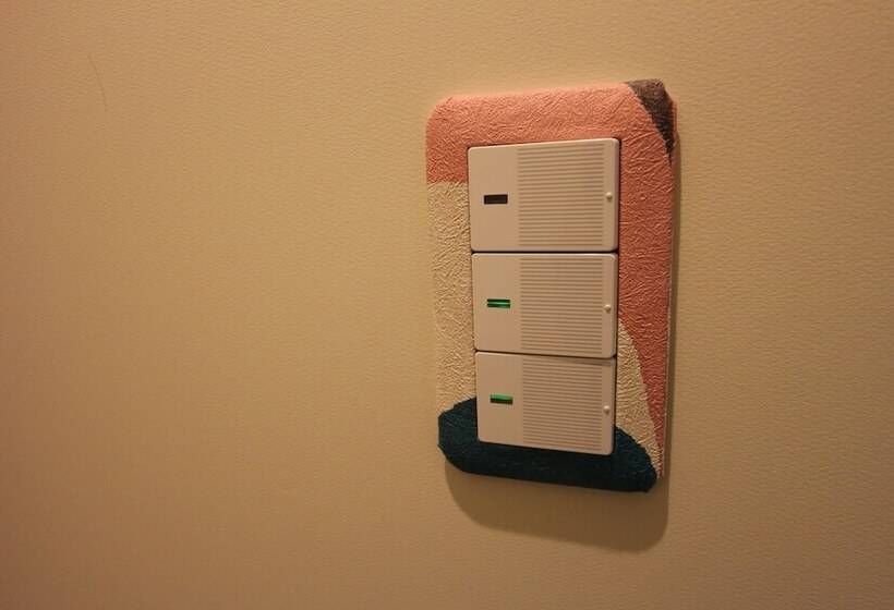 四人标准间, Sharin