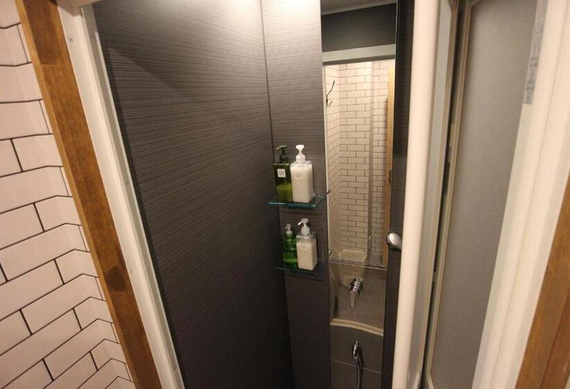 复式房间, Sharin