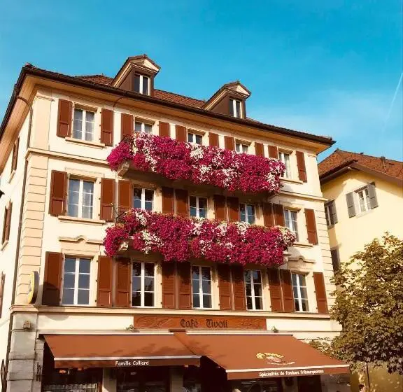 Standard Single Room, Café Tivoli
