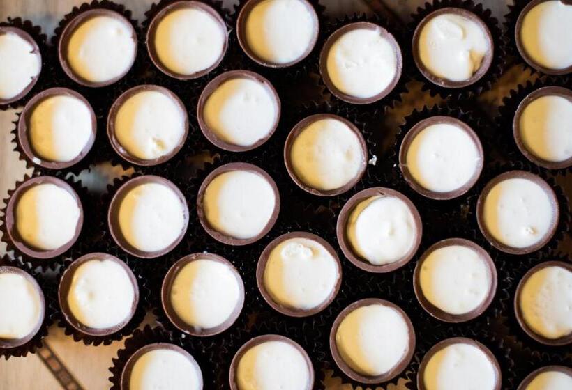 חדר סטנדרט, Café Tivoli