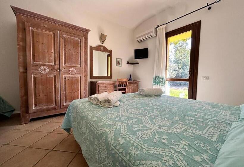 חדר סטנדרט, I Menhirs