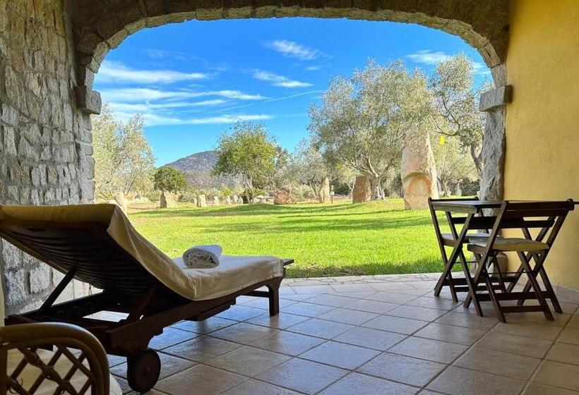 חדר סטנדרט, I Menhirs