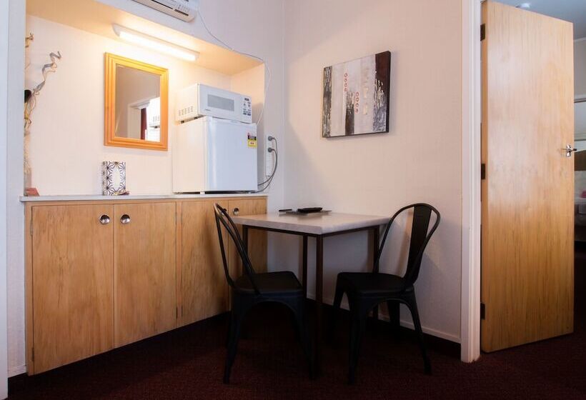 חדר משפחתי, Masonic