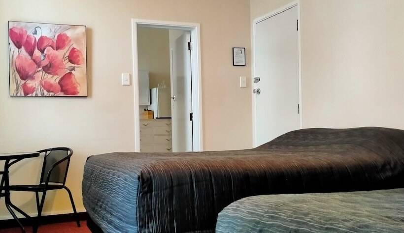 חדר משפחתי, Masonic