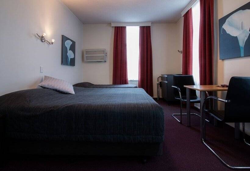 חדר סטנדרט לשלושה, Masonic