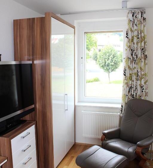 标准单人间, Boardinghouse My Maison