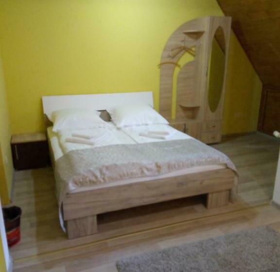 اتاق استاندارد سه تخته با بالکن, Casa Vio